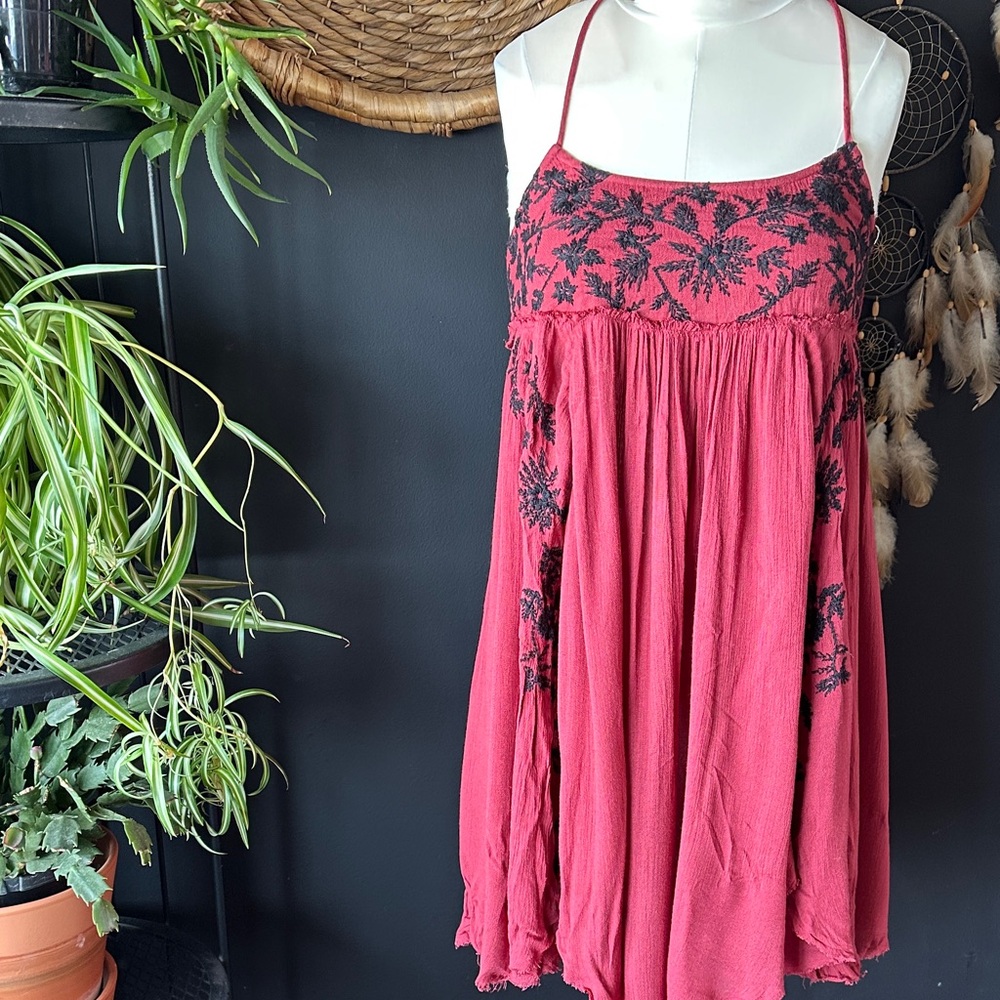 Textured Spaghetti Strap Dress with Floral Embroidery - Rose Pink
